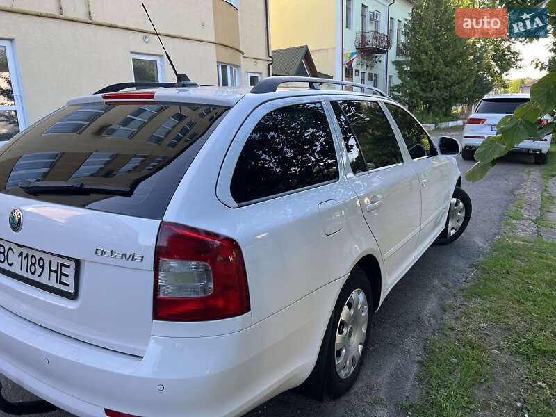 Универсал Skoda Octavia 2012 в Самборе