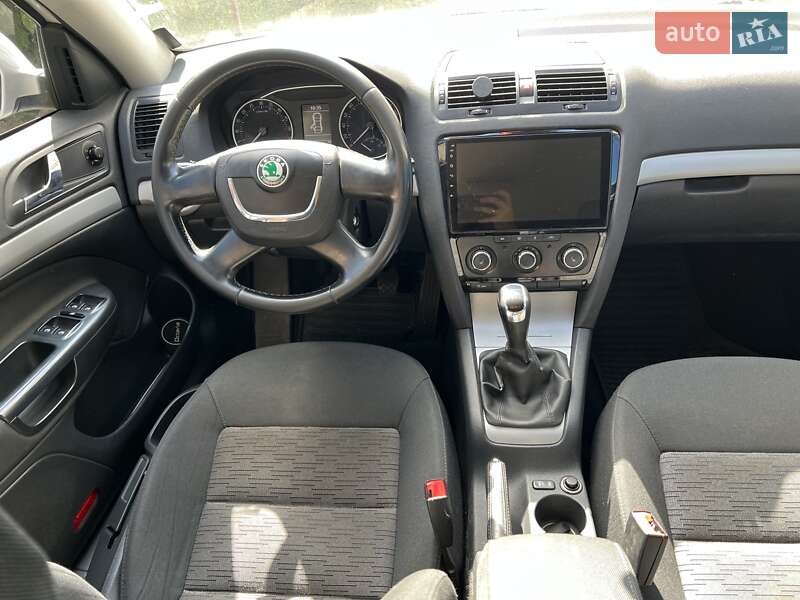 Универсал Skoda Octavia 2012 в Самборе
