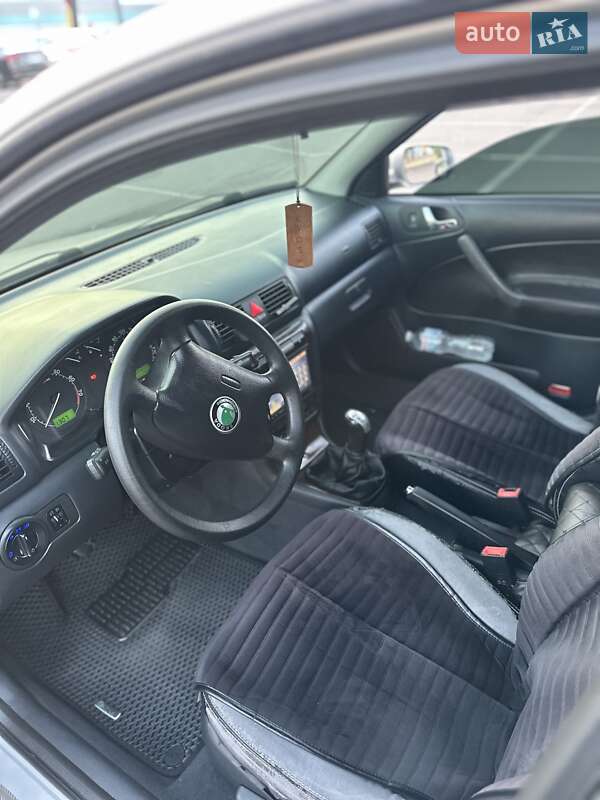 Лифтбек Skoda Octavia 2001 в Одессе