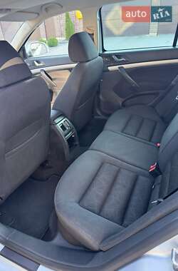 Универсал Skoda Octavia 2011 в 