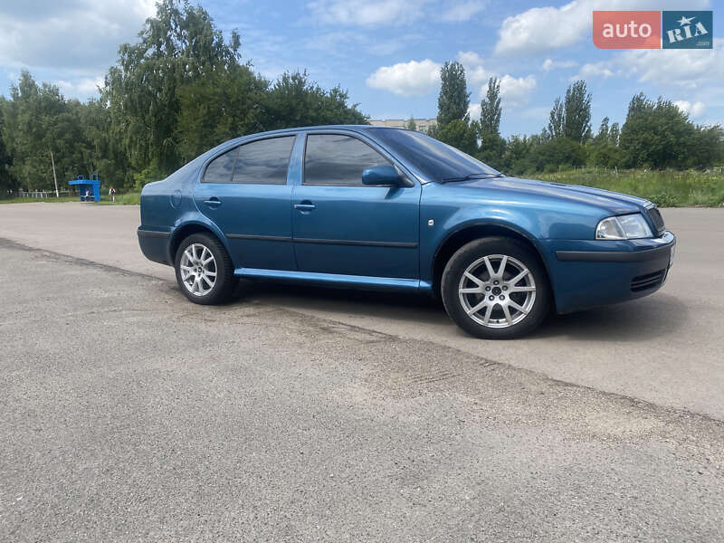 Лифтбек Skoda Octavia 2003 в Конотопе