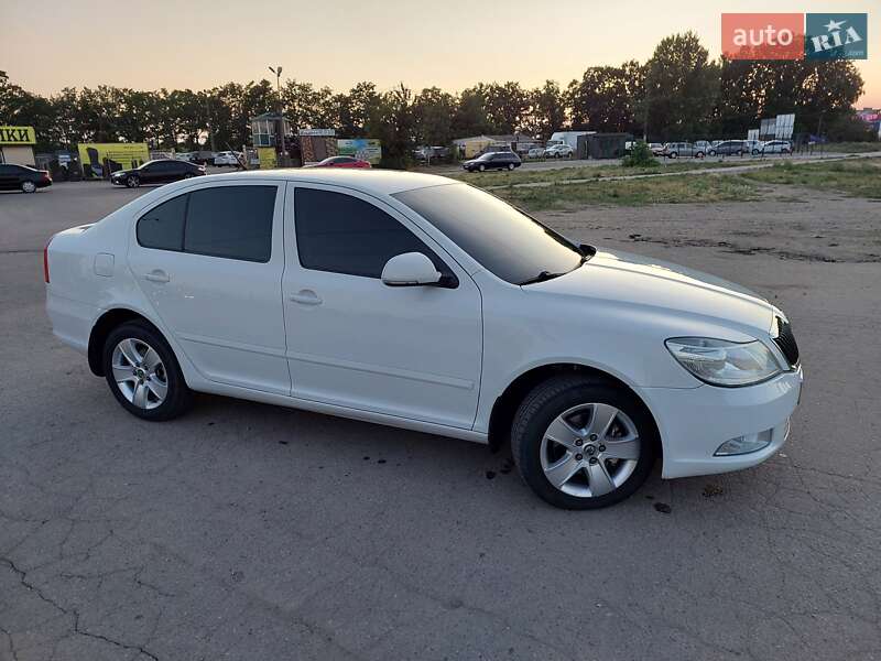 Лифтбек Skoda Octavia 2012 в Кропивницком