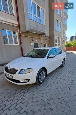 Лифтбек Skoda Octavia 2015 в Черновцах