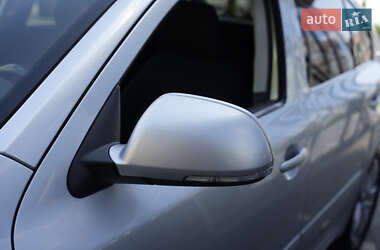 Лифтбек Skoda Octavia 2009 в 