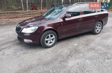 Универсал Skoda Octavia 2010 в Маневичах