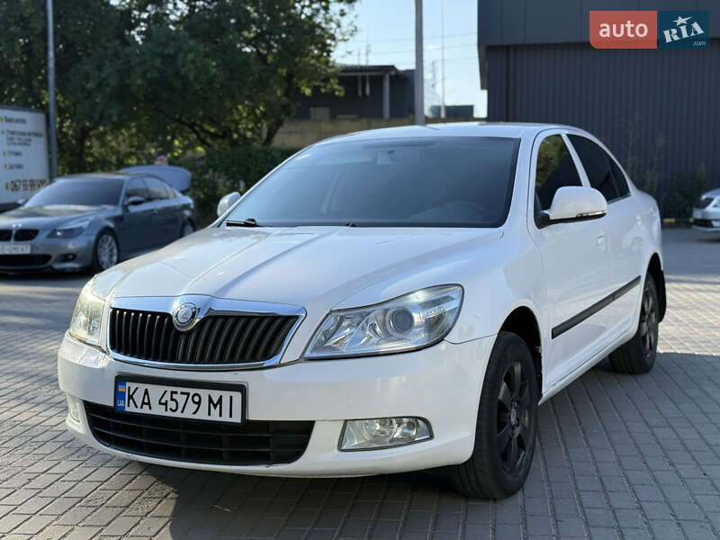 Ліфтбек Skoda Octavia 2010 в Дніпрі