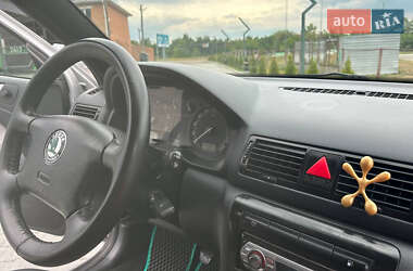 Лифтбек Skoda Octavia 2002 в Тараще