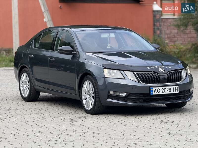 Лифтбек Skoda Octavia 2017 в Ужгороде