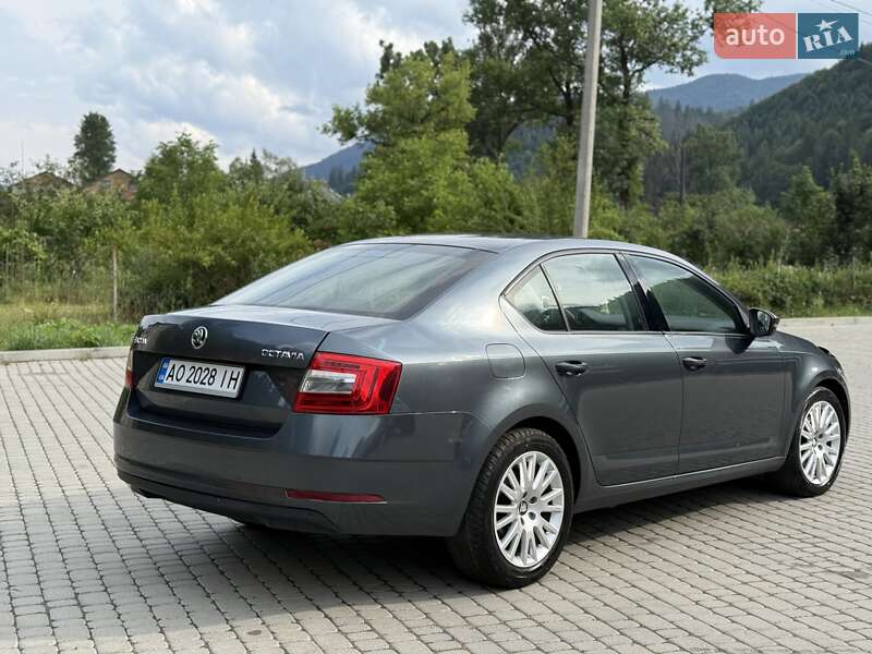 Лифтбек Skoda Octavia 2017 в Ужгороде