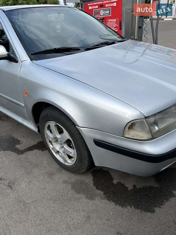 Лифтбек Skoda Octavia 1999 в Киеве
