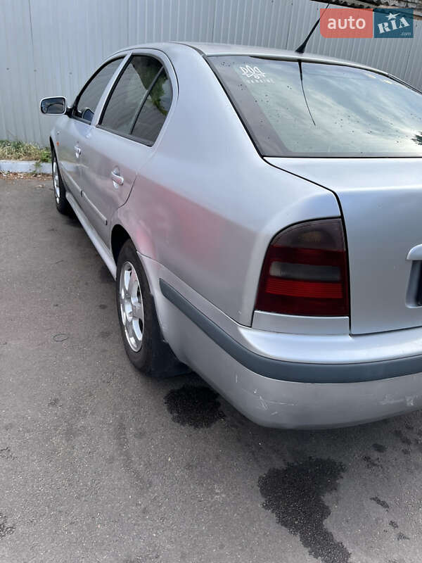 Лифтбек Skoda Octavia 1999 в Киеве