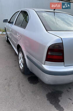 Лифтбек Skoda Octavia 1999 в 