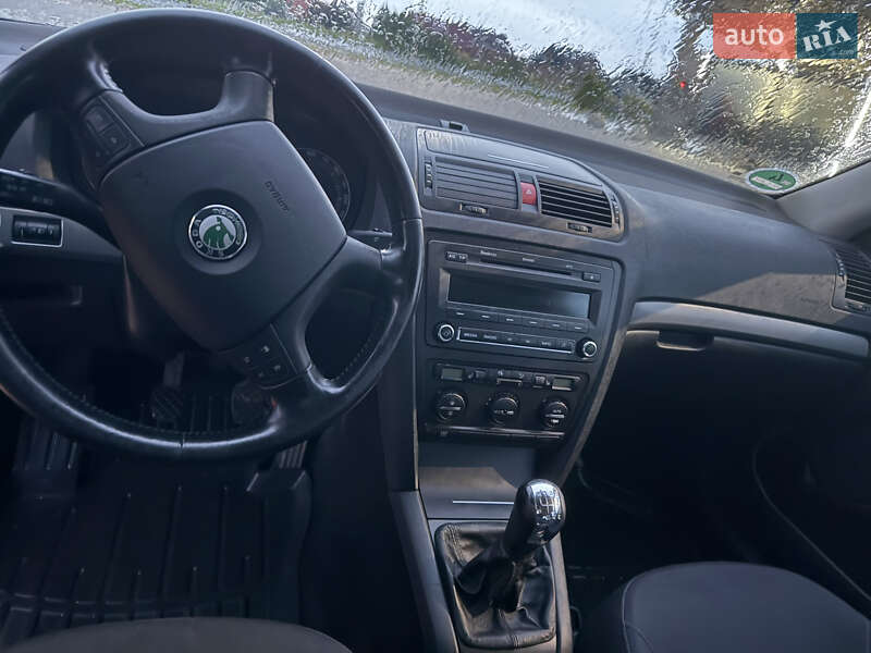 Универсал Skoda Octavia 2005 в Городке
