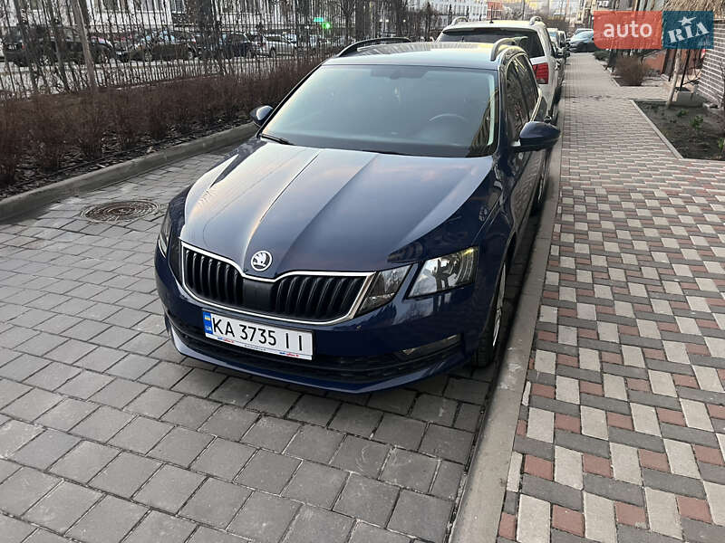 Универсал Skoda Octavia 2017 в Ирпене