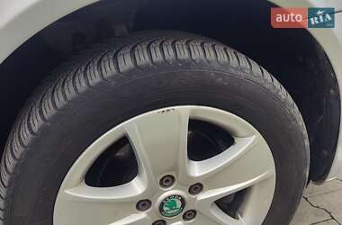 Лифтбек Skoda Octavia 2012 в 