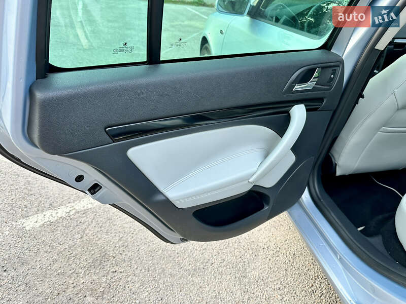 Универсал Skoda Octavia 2009 в Виннице