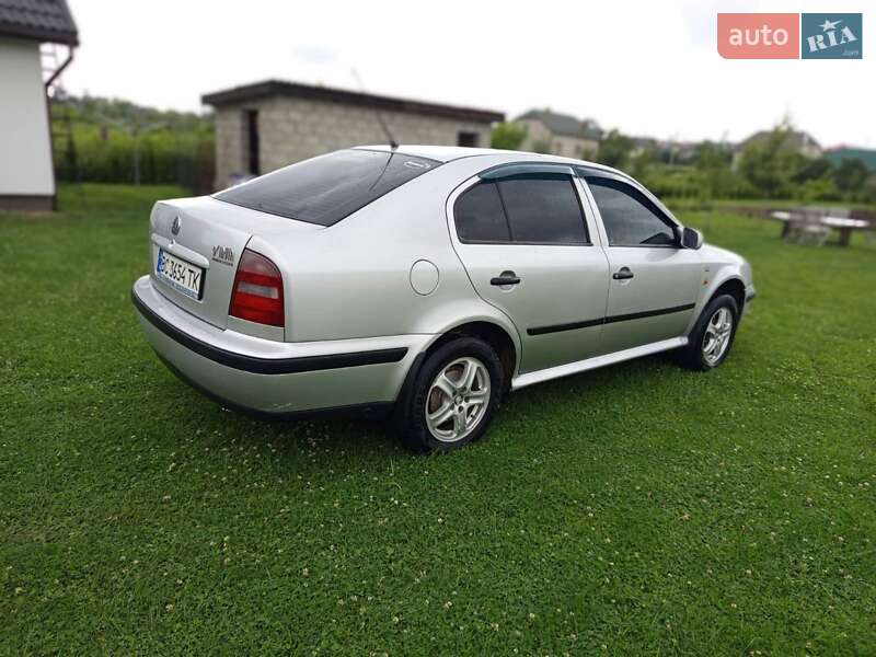 Ліфтбек Skoda Octavia 1999 в Новояворівську