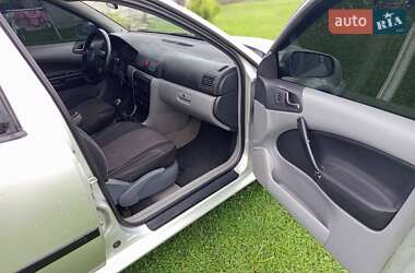 Лифтбек Skoda Octavia 1999 в 