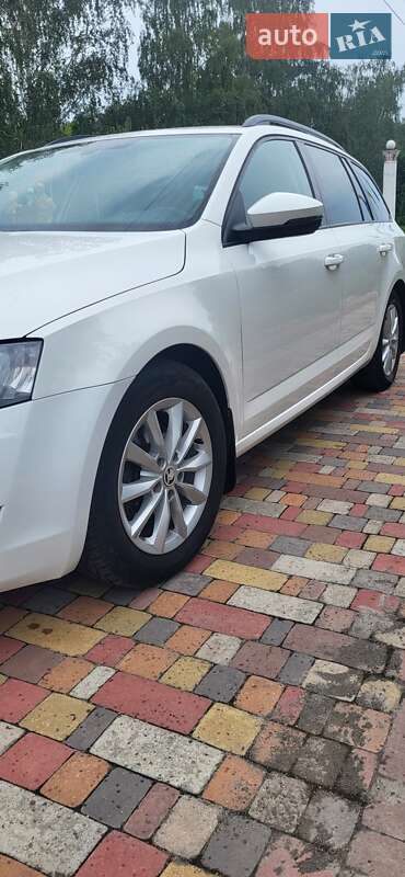 Универсал Skoda Octavia 2014 в Миргороде
