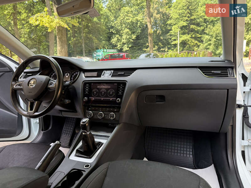 Универсал Skoda Octavia 2017 в Дрогобыче