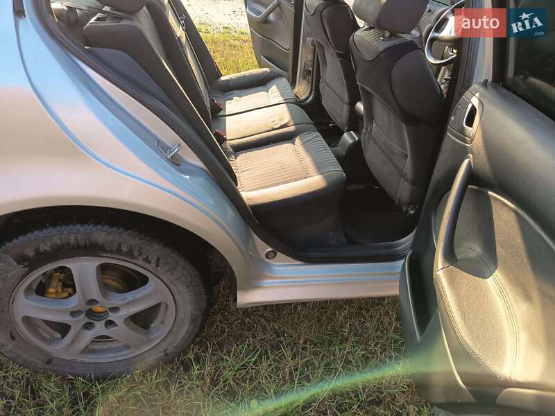Лифтбек Skoda Octavia 2001 в Попельне