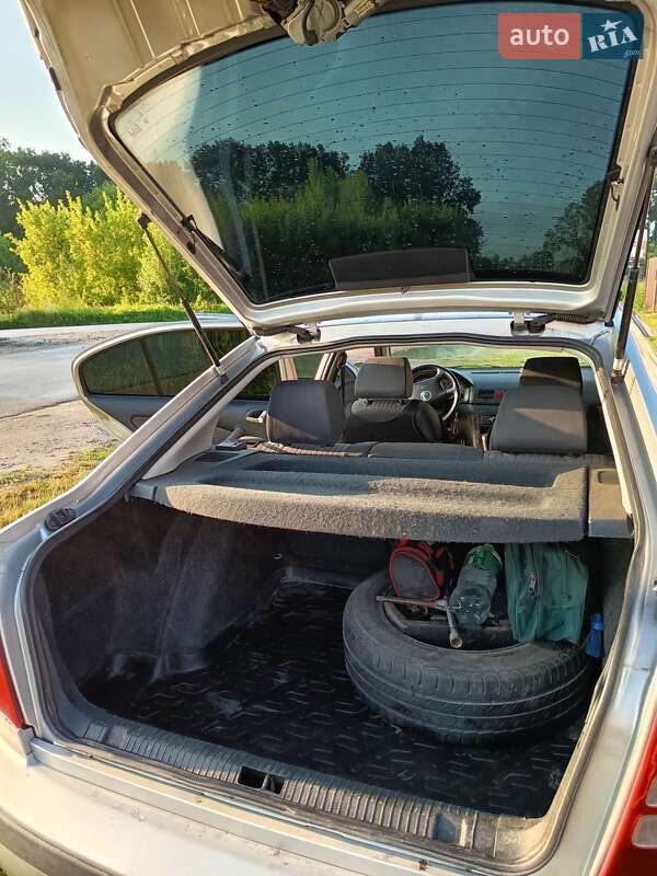 Лифтбек Skoda Octavia 2001 в Попельне