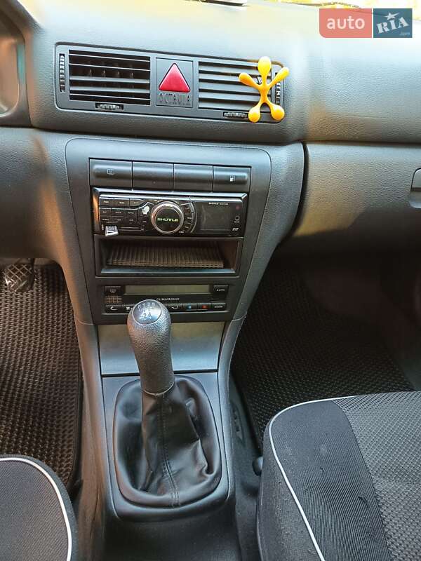 Лифтбек Skoda Octavia 2001 в Попельне