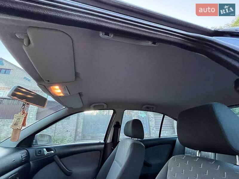 Лифтбек Skoda Octavia 2006 в Первомайске