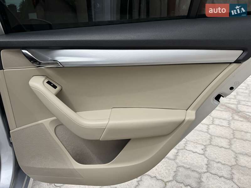 Универсал Skoda Octavia 2016 в Ровно