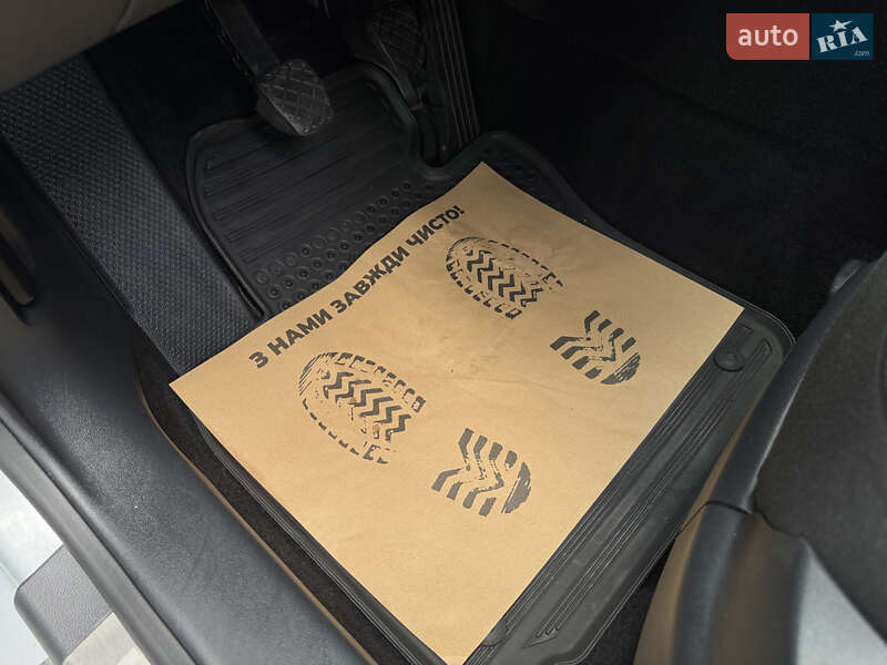 Универсал Skoda Octavia 2010 в Полтаве