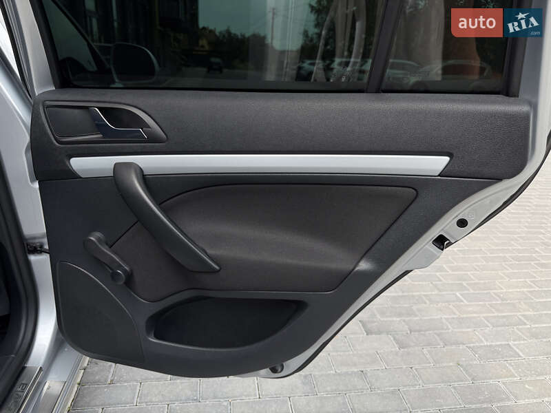 Универсал Skoda Octavia 2010 в Полтаве
