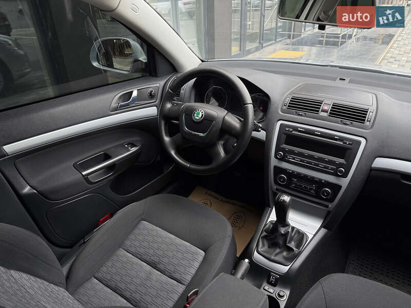 Универсал Skoda Octavia 2010 в Полтаве
