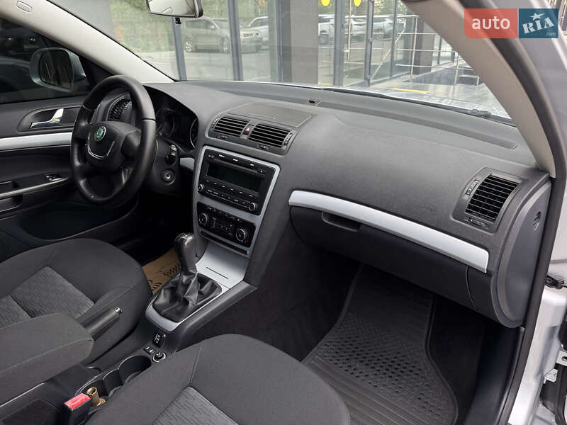 Универсал Skoda Octavia 2010 в Полтаве