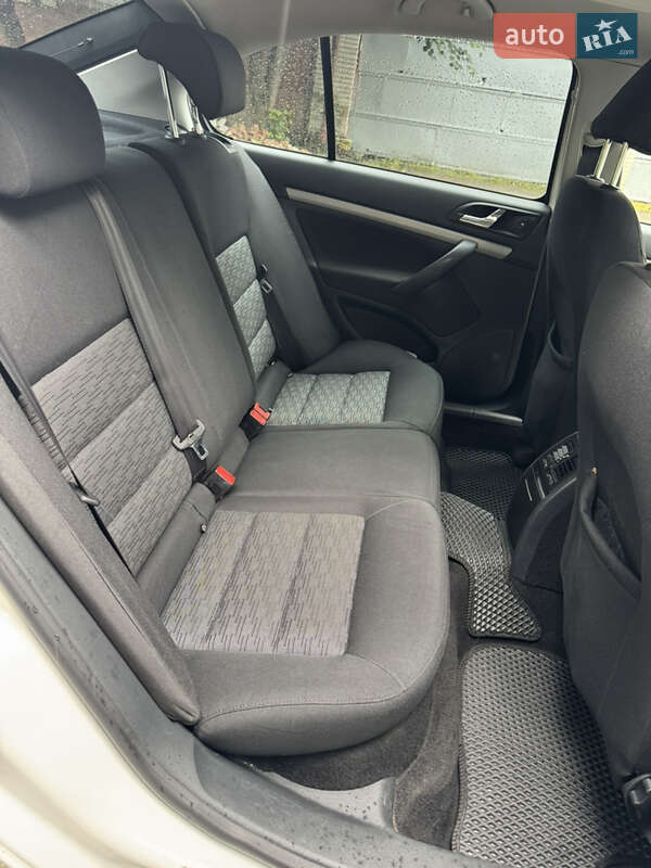 Лифтбек Skoda Octavia 2012 в Львове