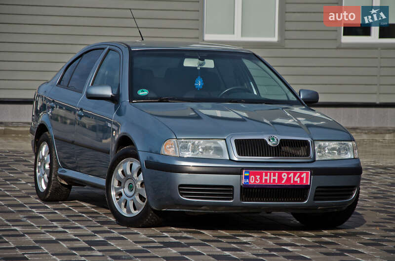 Лифтбек Skoda Octavia 2004 в Сарнах