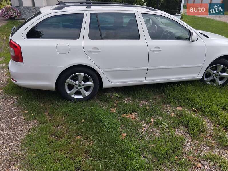 Універсал Skoda Octavia 2013 в Мамаївцах