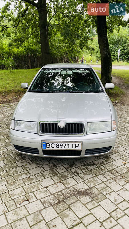 Лифтбек Skoda Octavia 2004 в Львове