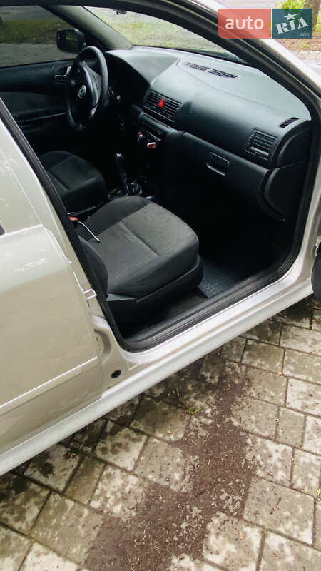 Лифтбек Skoda Octavia 2004 в Львове