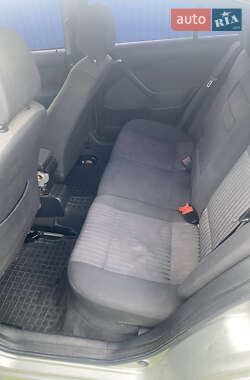 Лифтбек Skoda Octavia 2003 в 