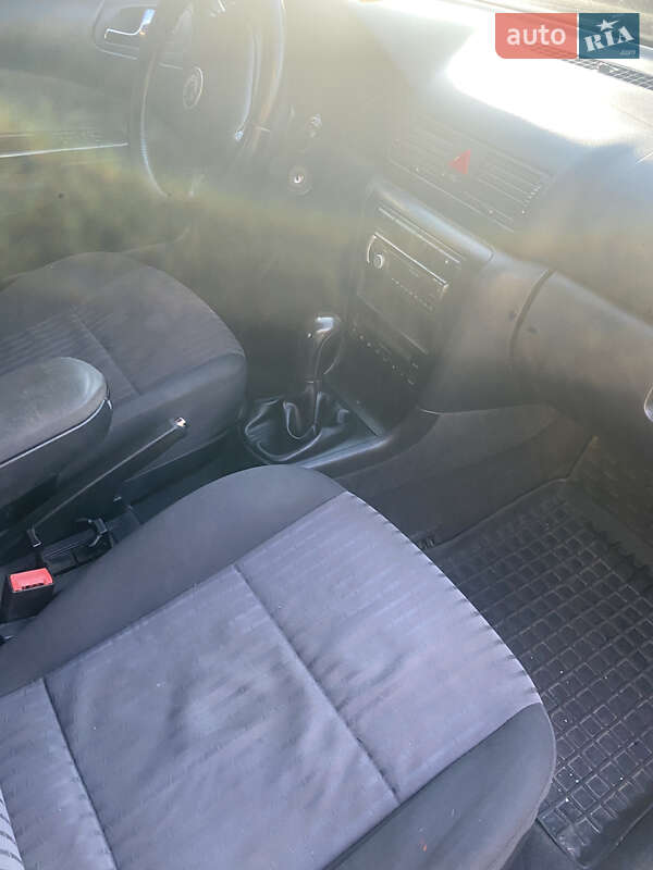 Лифтбек Skoda Octavia 2003 в Браиловом
