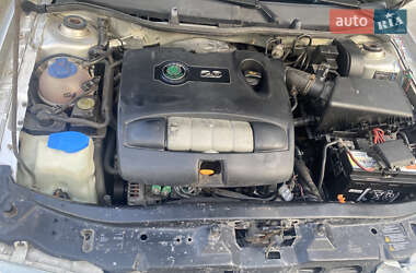 Лифтбек Skoda Octavia 2003 в 