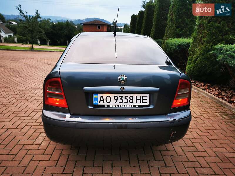 Лифтбек Skoda Octavia 2004 в Косове