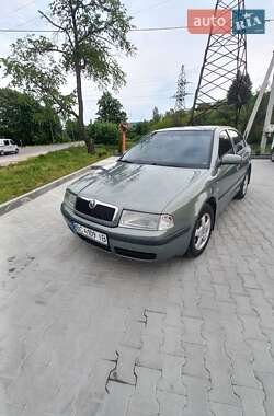 Лифтбек Skoda Octavia 2001 в 
