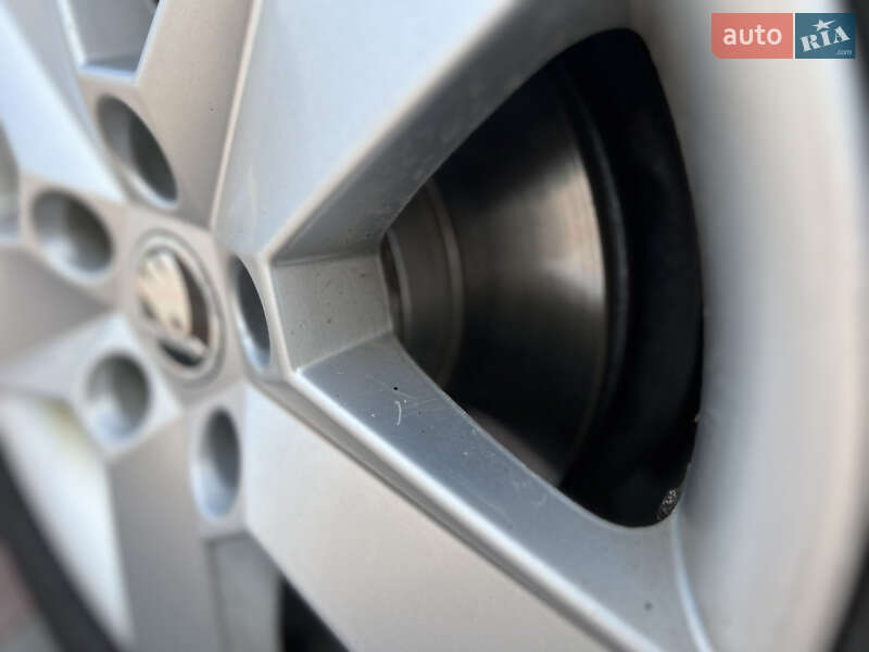Універсал Skoda Octavia 2015 в Харкові