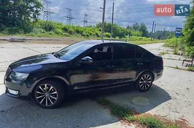Лифтбек Skoda Octavia 2015 в Вараше