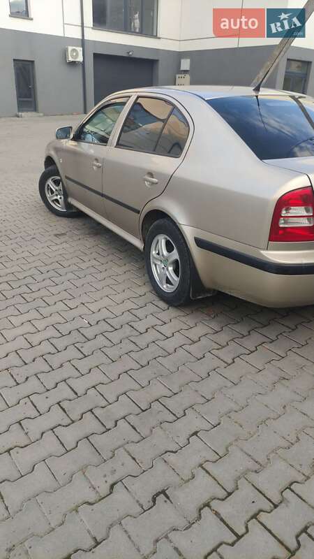 Лифтбек Skoda Octavia 2005 в Черновцах