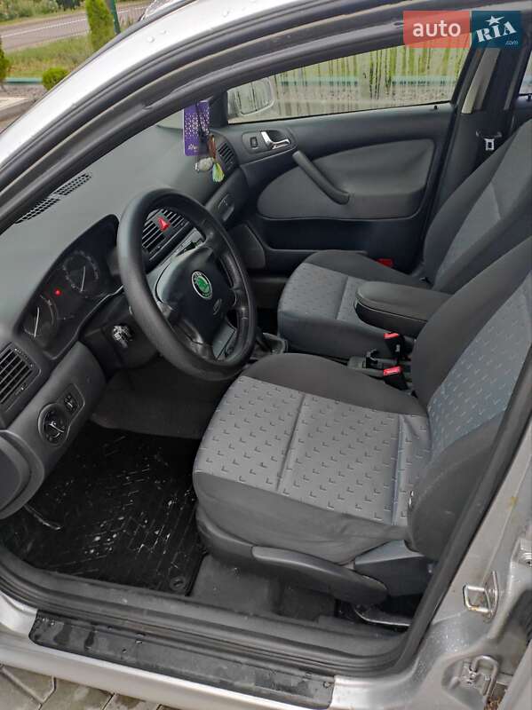 Універсал Skoda Octavia 2004 в Старому Самборі