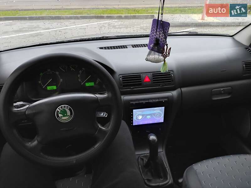 Універсал Skoda Octavia 2004 в Старому Самборі