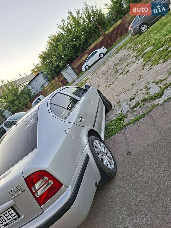 Лифтбек Skoda Octavia 2001 в Чернигове