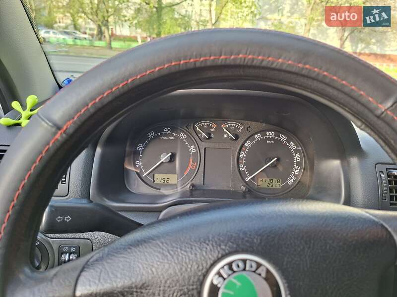 Лифтбек Skoda Octavia 2001 в Чернигове